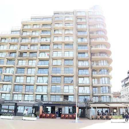 In Near Sandy Beaches, Cleaning Included Apartamento Nieuwpoort